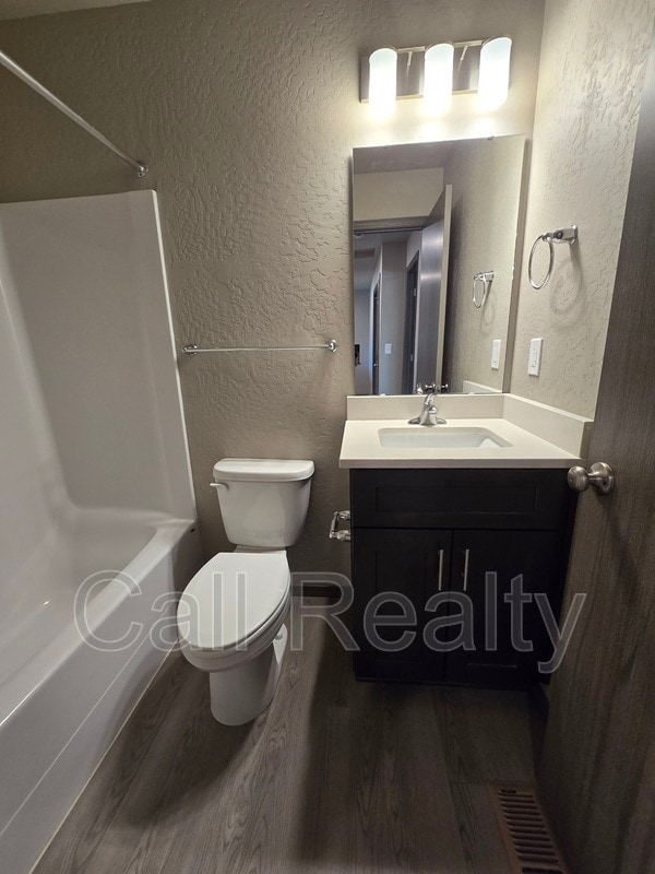 Building Photo - 9618 E Nixon Ln