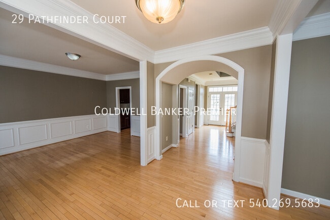 Building Photo - 29 Pathfinder Ct
