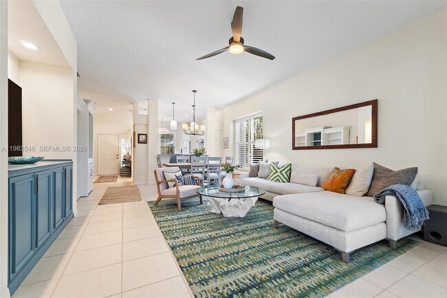 Building Photo - 1832 SW Willowbend Ln