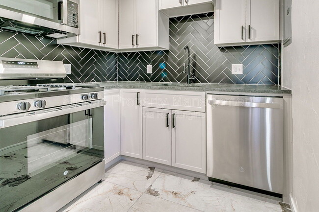 Building Photo - 1421 Classen Dr