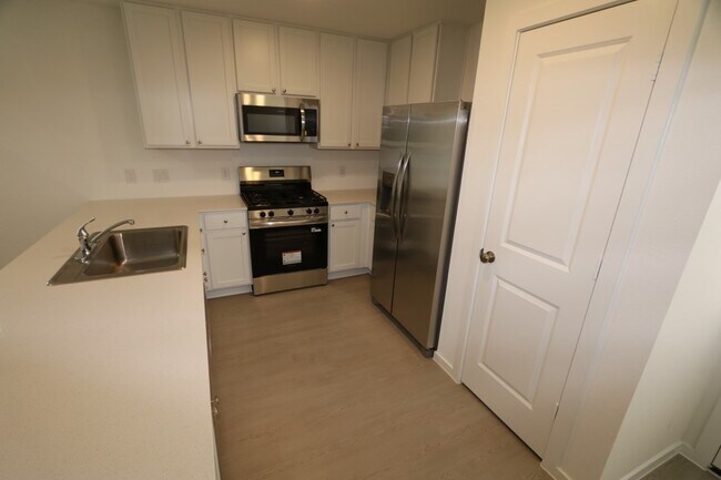Building Photo - 26815 Inkberry Holly Ln