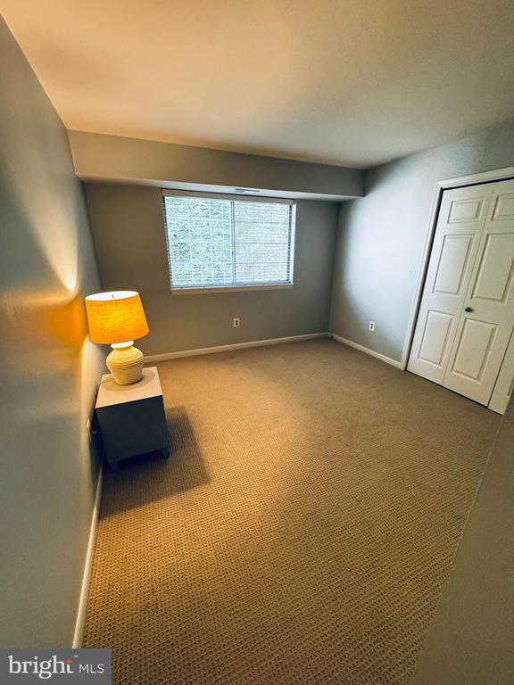 Building Photo - 1531 Colonial Dr