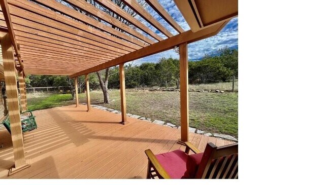 Building Photo - 1045 Hidden Hills Dr