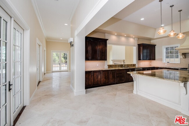 Building Photo - 17390 Tramonto Dr