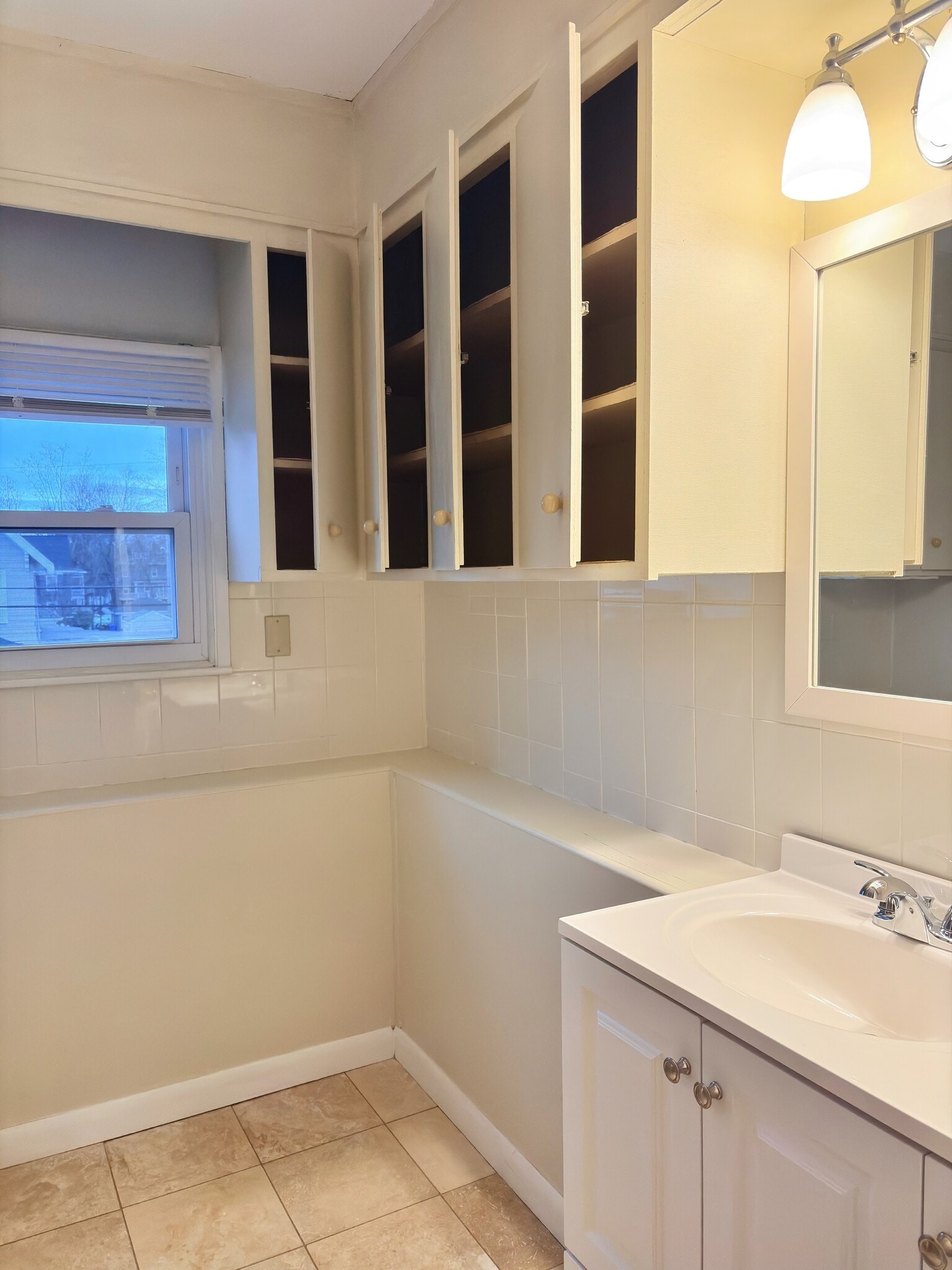 Building Photo - 253 Humphrey St