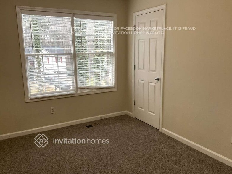 Building Photo - 240 Blake Dr