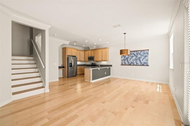 Building Photo - 113 S Melville Ave
