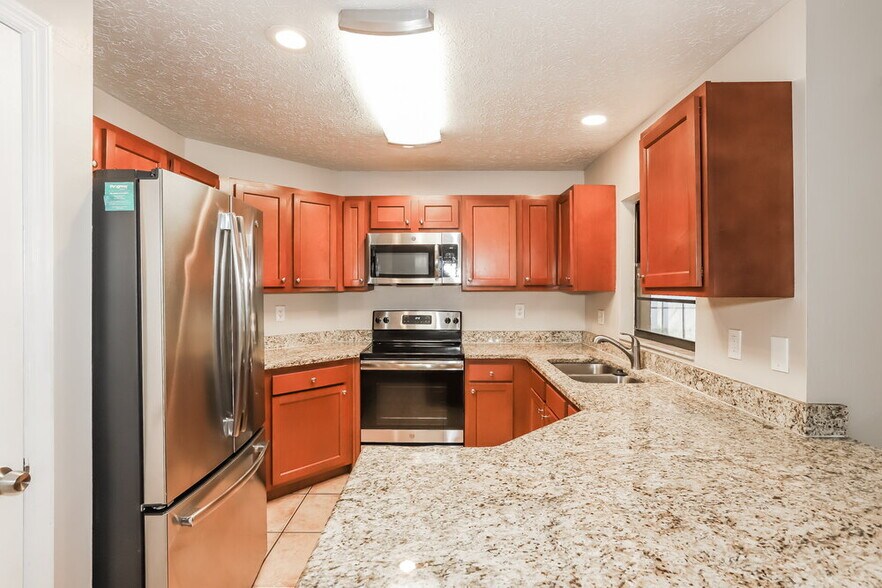 Building Photo - 4139 Spring Way Cir