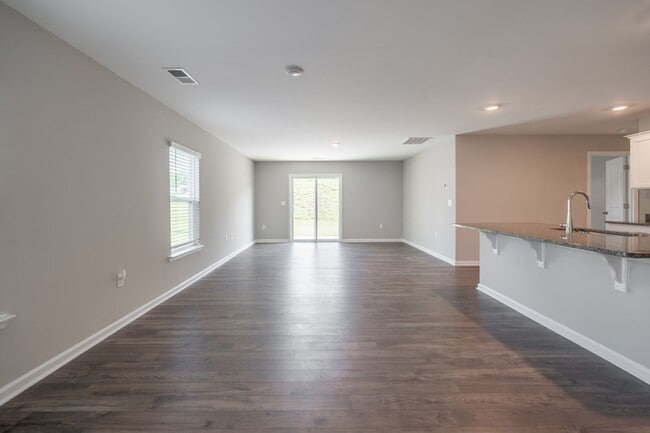 Building Photo - 103 Ashwood Wy