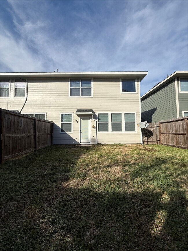 Building Photo - 8904 Elm Drake Ln