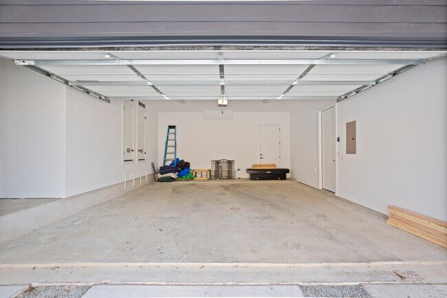 Building Photo - 1006 Winsted Ln