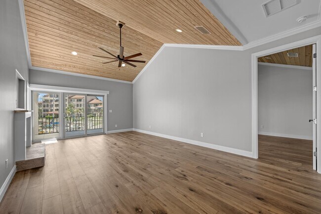 Building Photo - 3505 Harbor Dr