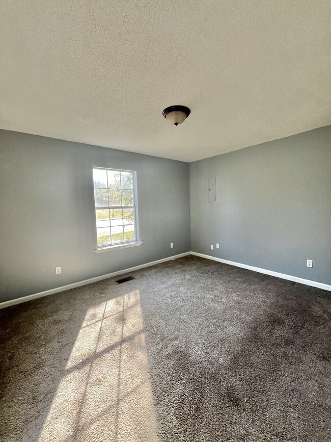 Building Photo - 318 Hill Ave