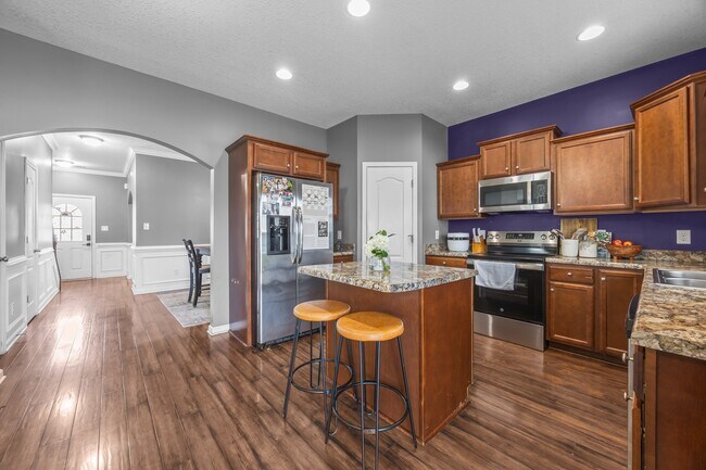 Building Photo - 841 Dynasty Dr