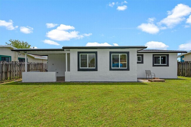 Building Photo - 2485 NW 84th Way