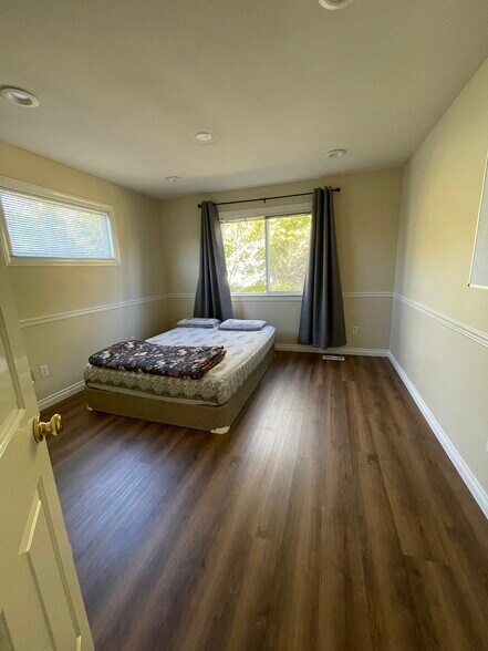 Guest Room 1 - 22800 127th Ave SE