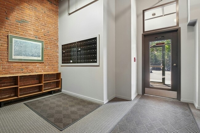 Building Photo - 1 Envelope Terrace