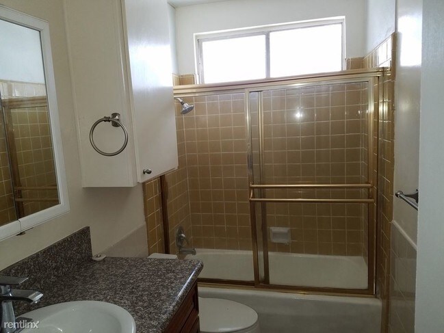 Building Photo - 2 br, 1 bath  - 442 Solano Ave