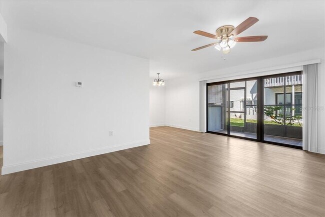 Building Photo - 11566 7th Ln N