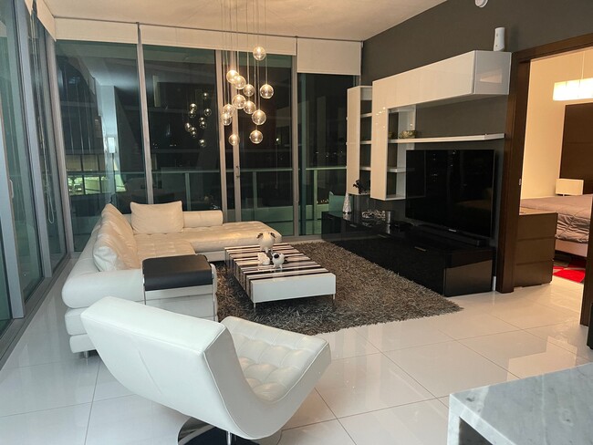 Building Photo - 900 Biscayne Blvd