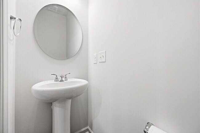 Building Photo - 305 Ruby Baird Dr