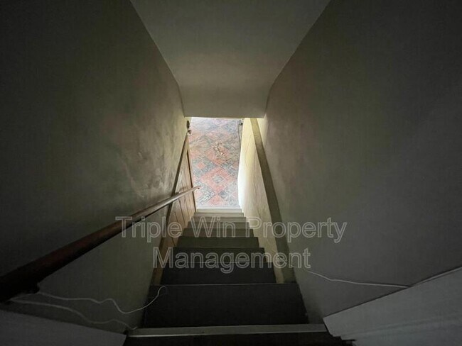 Building Photo - 7117 Forest Hill Dr