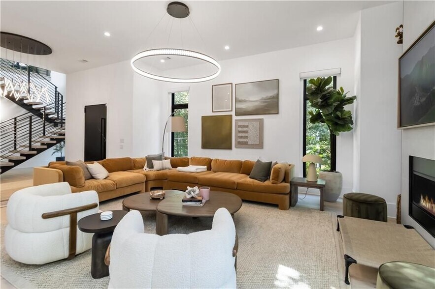 Building Photo - 2824 Ashford Rd NE