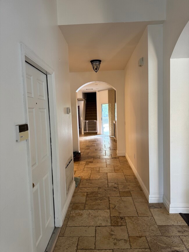 Building Photo - 19333 Sandy Springs Cir