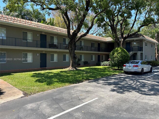 Building Photo - 1111 SW 4th St