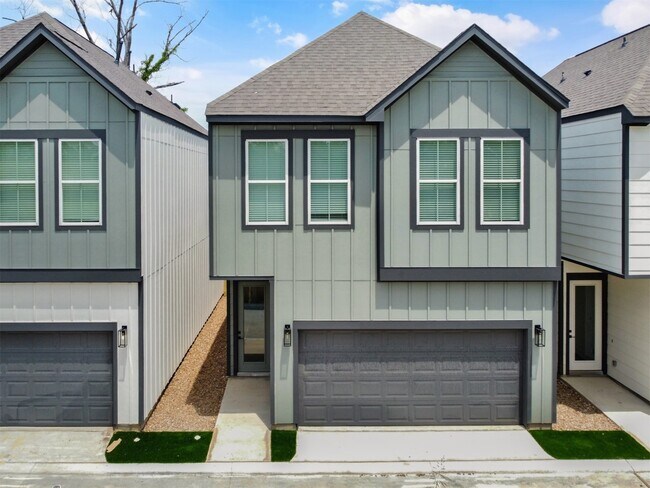 Building Photo - 2410 Vaughn St