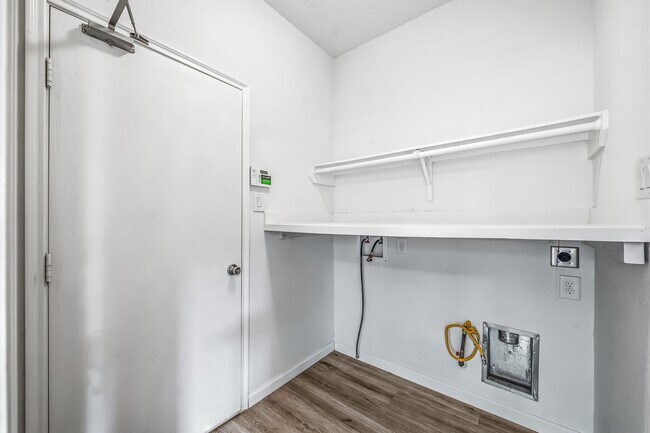 Building Photo - 4118 Lake Cypress Cir