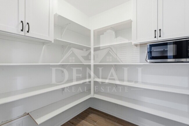 Building Photo - 4220 S Macy Cir