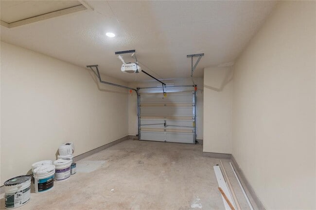 Building Photo - 319 Rawhide Loop