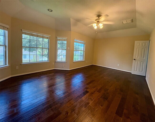 Building Photo - 5607 Eagle Sky Blvd