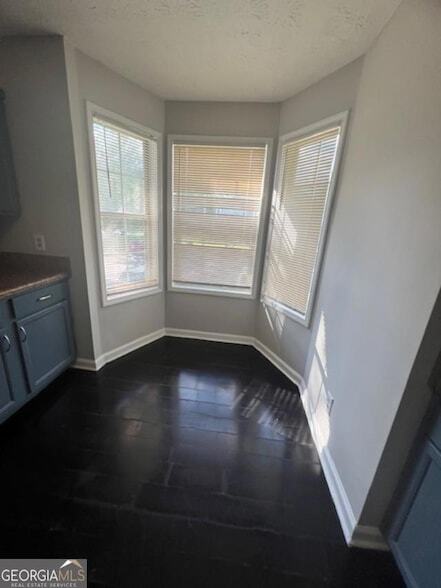 Building Photo - 9442 Cypress Ln
