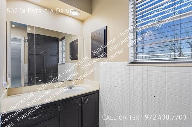 Building Photo - 502 W Patricia Dr