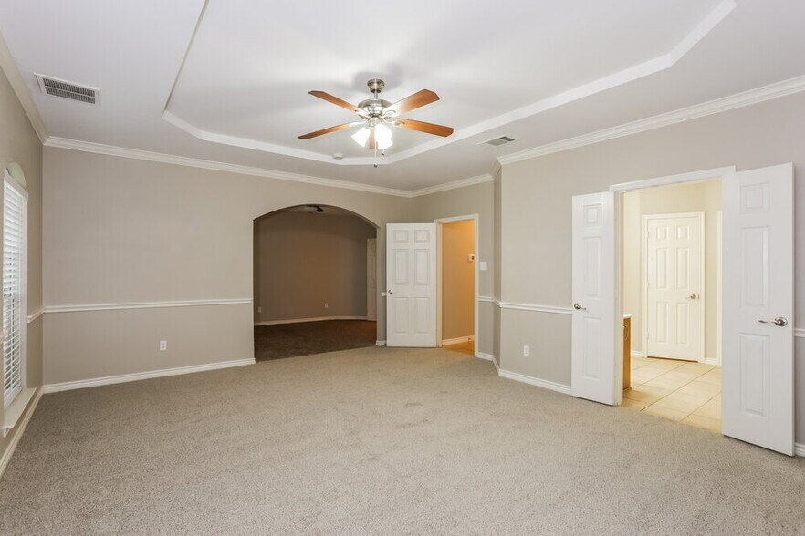 Building Photo - 102 Hartley Ln