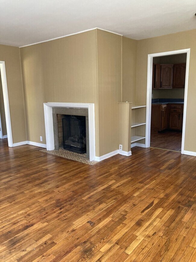 Building Photo - 3 bedroom 1 bath