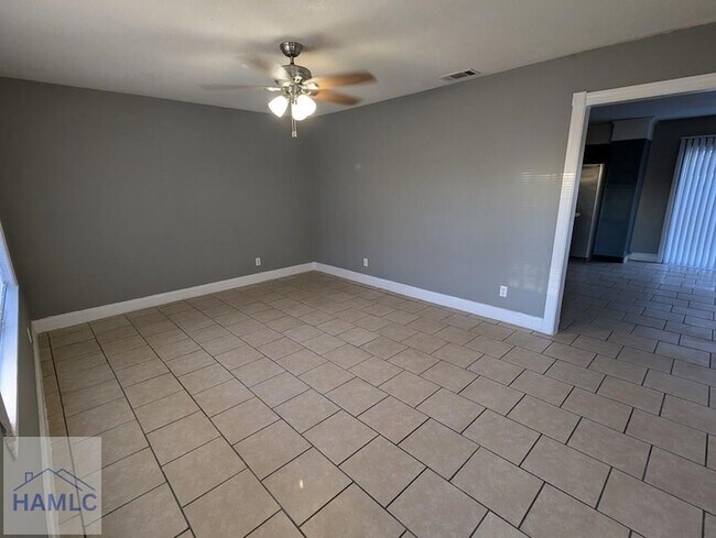 Building Photo - 599 Olive St