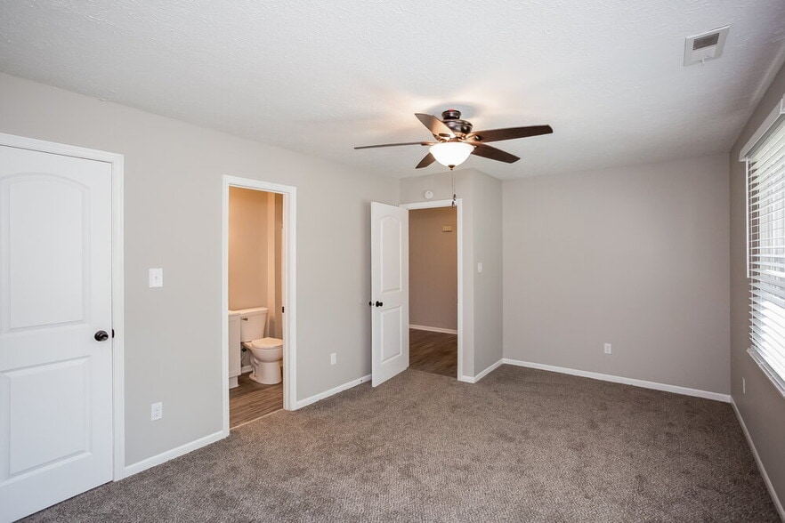 Building Photo - 6682 Dunsany Ct