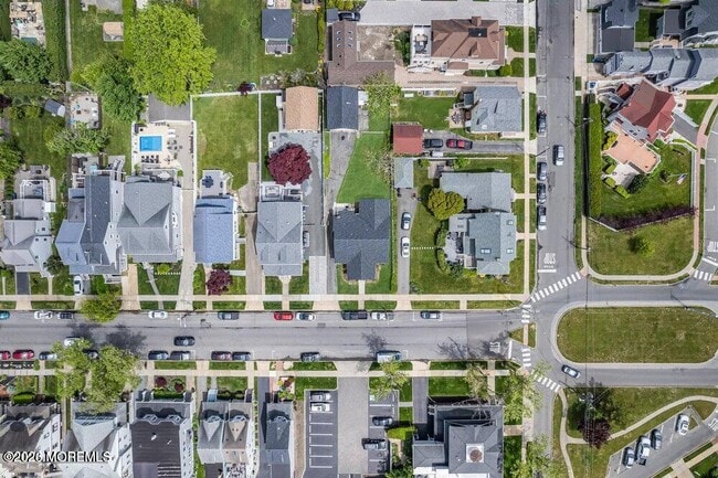 Building Photo - 504 8th Ave