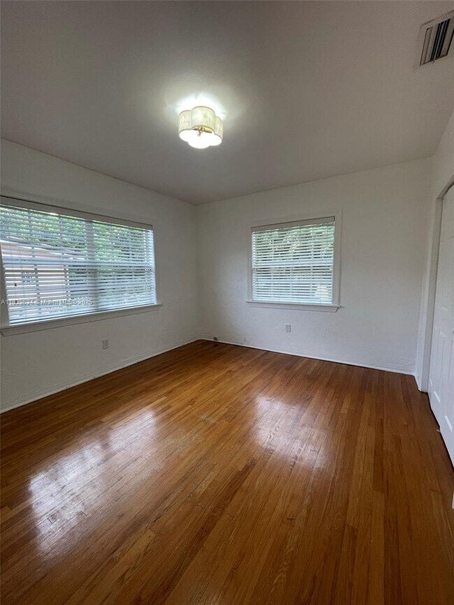 Building Photo - 845 Lorca St