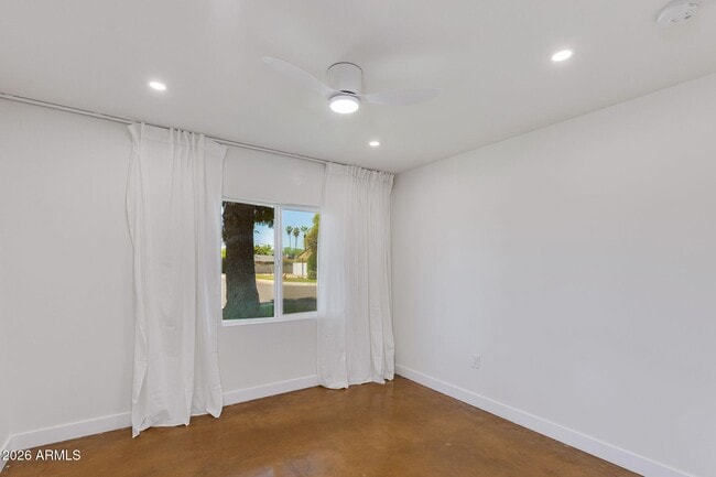 Building Photo - 3412 E Turney Ave