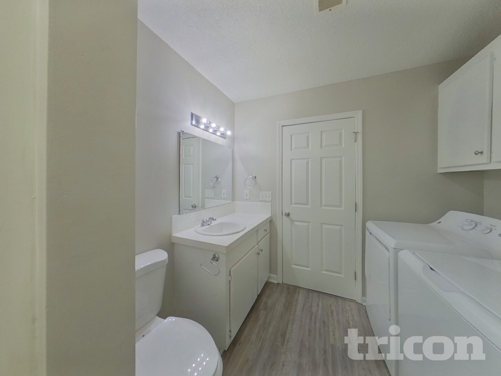 Building Photo - 500 Rockhaven Dr