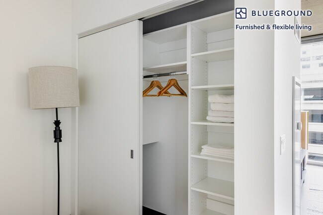 Building Photo - 60 E Randolph St