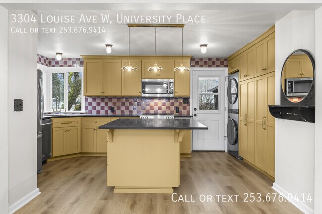 Building Photo - 3304 Louise Ave W