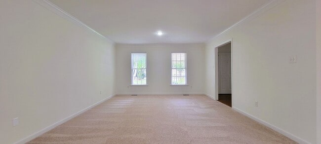 Building Photo - Large traditional colonial in Chester with huge den converted from garage.