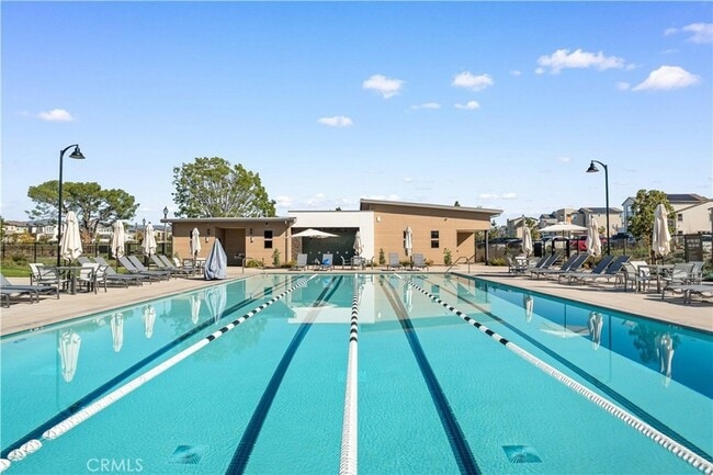 Building Photo - 121 Billings