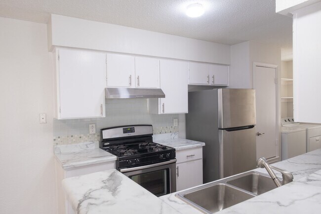 kitchen - 5405 Spring Meadow Rd