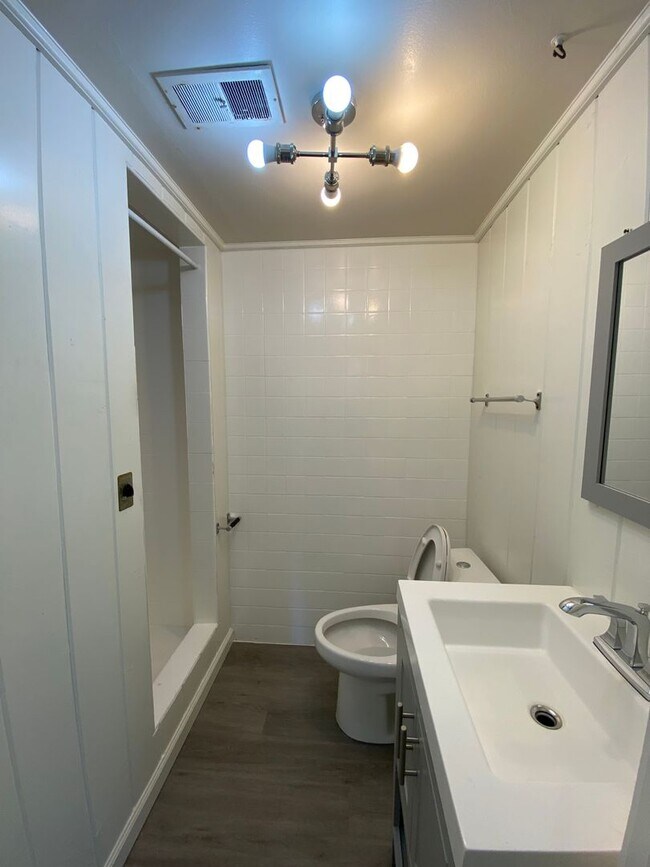 Building Photo - Four Bed, Two Bath Single Family Home with Fantastic View ON the Golf Course!